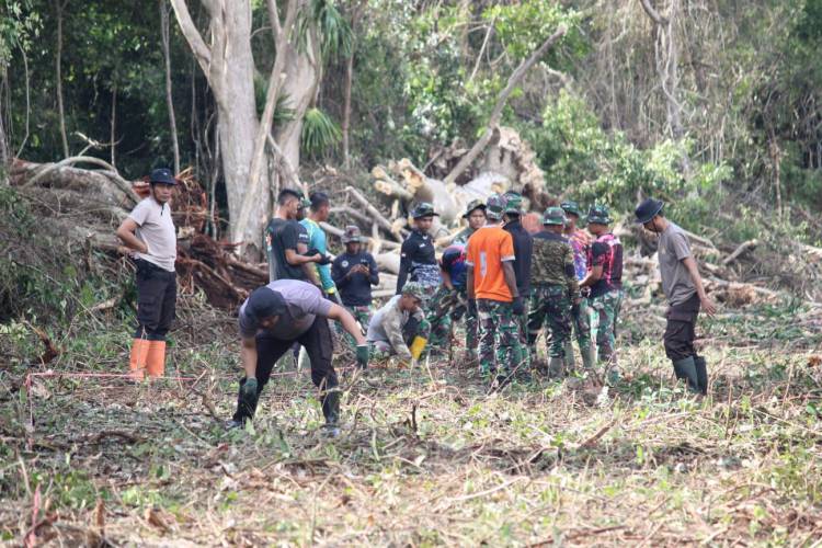 Sinergitas TNI Polri Terlihat Nyata di TMMD, Dandim Turun Pantau Pekerjaan di Lokasi