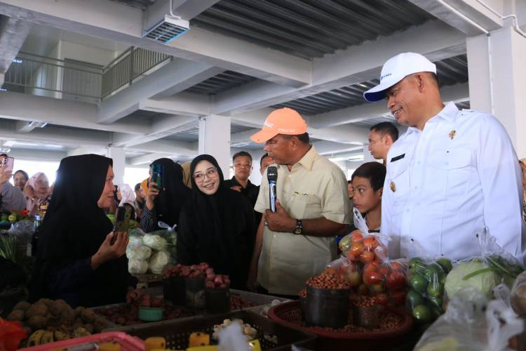 Pj Gubernur Prof Fadjry Djufry Tinjau Pasar Sentral Bulukumba, Revitalisasi Dorong Pertumbuhan Ekonomi Daerah