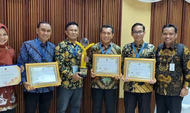 Desa Ara Raih Trophy Proklim UtamaDesa Ara Raih Trophy Proklim Utama