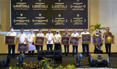 Terkait Layanan Adminduk, Bulukumba Terima 3 Penghargaan sekaligus dari Gubernur Sulawesi Selatan