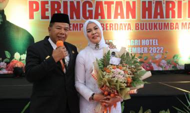 Peringatan Hari Ibu, Andi Utta Persembahkan Bunga dan Lagu Mother, How Are You Today