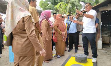Cegah Stunting, Warga Rentan Dibagikan Jamban