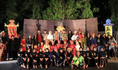 Bupati-Wabup Hadiri HUT Teater Kampong ke 43