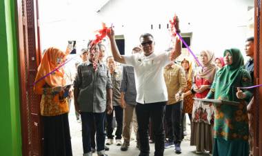 Bupati Andi Utta Resmikan Lumbung Pangan, Mesin Penggiling dan Pengering Padi di Bialo
