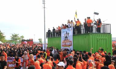 Didampingi Bupati dan Wakil Bupati, Gubernur Andi Sudirman Lepas 12 Ribu Peserta Anti Mager di Bulukumba
