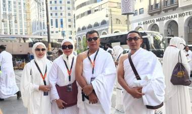 Bupati Andi Utta Rayakan Ulang Tahun dengan Berumrah 