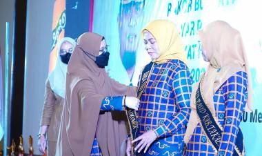 Andi Herfida Muchtar Dikukuhkan Sebagai Bunda PAUD di Puncak Bulan Pendidikan Merdeka Belajar