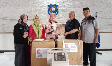 Aliyah Mustika Serahkan Bantuan Alkes ke RSUD Andi Sultan Daeng Radja