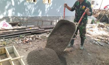 Satgas TMMD ke-117 Membuat Patok Jalan untuk Meningkatkan Aksesibilitas