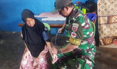 Satgas TMMD Kodim 1411/Blk Gelar Layanan Kesehatan Door To Door bagi Warga Kelurahan Tanah Lemo