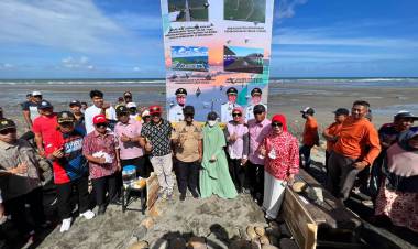Bupati Bulukumba dan Gubernur Sulsel Letakkan Batu Pertama Dimulainya Pembangunan Kolam Labuh Bentenge