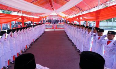 Disaksikan Orangtuanya, 72 Paskibra Bulukumba Dikukuhkan