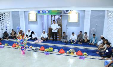 Kukuhkan Pengurus Masjid Terapung Tanjung Bira, Bupati Andi Utta : Pembangunan Masjid Ini Penuh Perjuangan