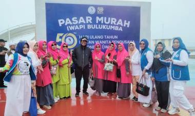 Wabup Andi Edy Manaf Apresiasi Pasar Murah IWAPI Bulukumba di Pantai Merpati