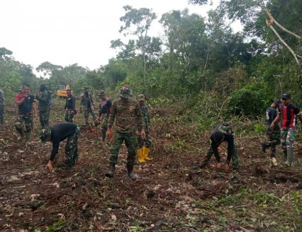 TMMD ke 117 di Lemo Lemo, Pohon Besar Jadi Sasaran Penebangan