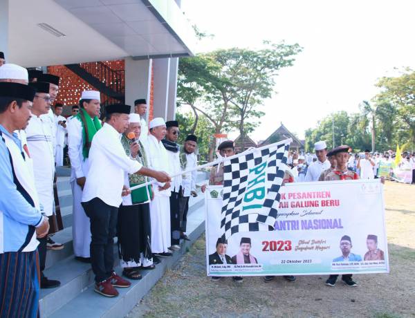 Lepas Kirab Santri, Bupati Andi Utta: Hari Santri bukan milik santri semata, namun milik kita semua