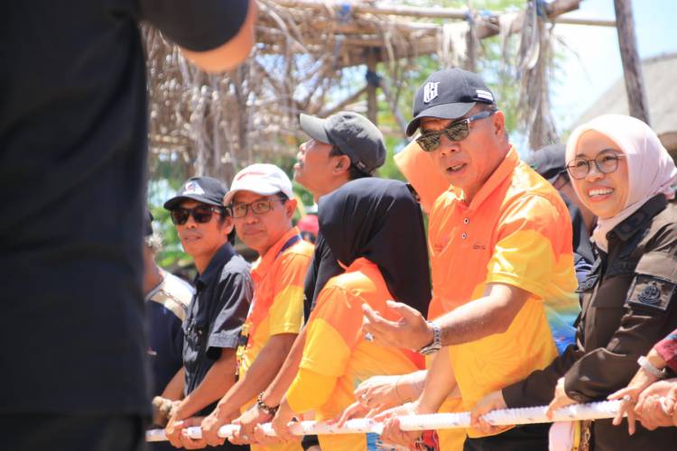 Ritual Songkabala, Annyorong Lopi  dan Tanam Bitti Awali Festival Pinisi