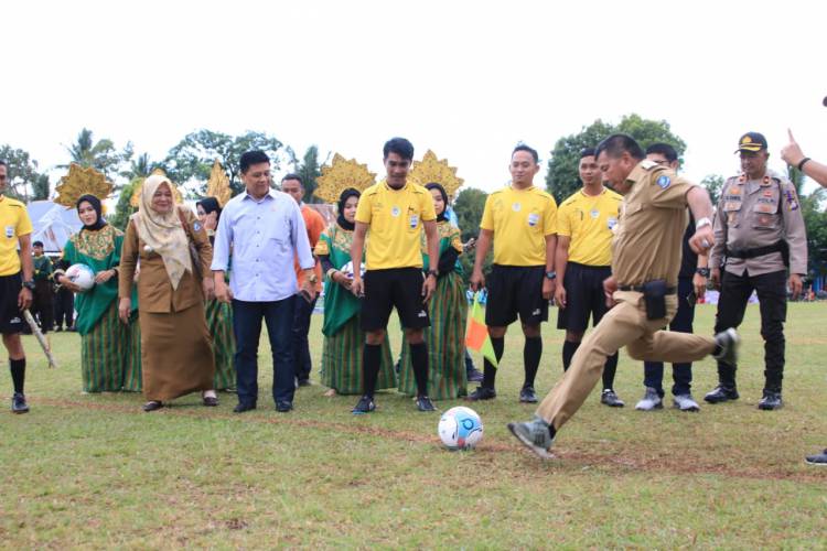 Buka Gattareng Cup, Andi Utta Pimpin Doa untuk Korban Stadion Kanjuruhan Malang