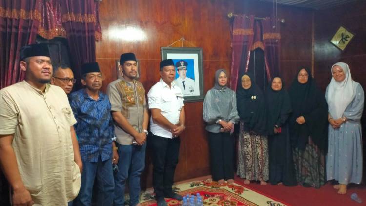 Bupati Andi Utta Hadiri Takziah Ketiga Almarhum Andi Sukri Sappewali