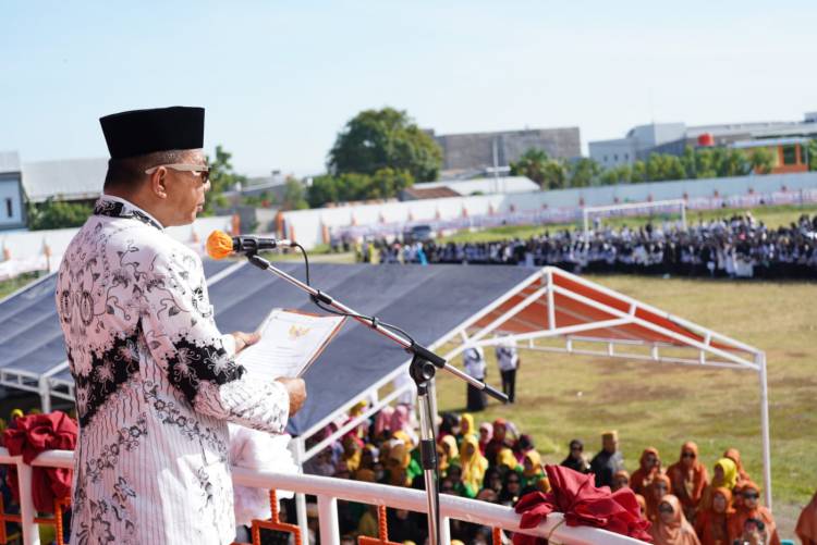 Spesial HUT ke-77 PGRI, 9 Ribu Guru Tumpah di Stadion Mini Bulukumba