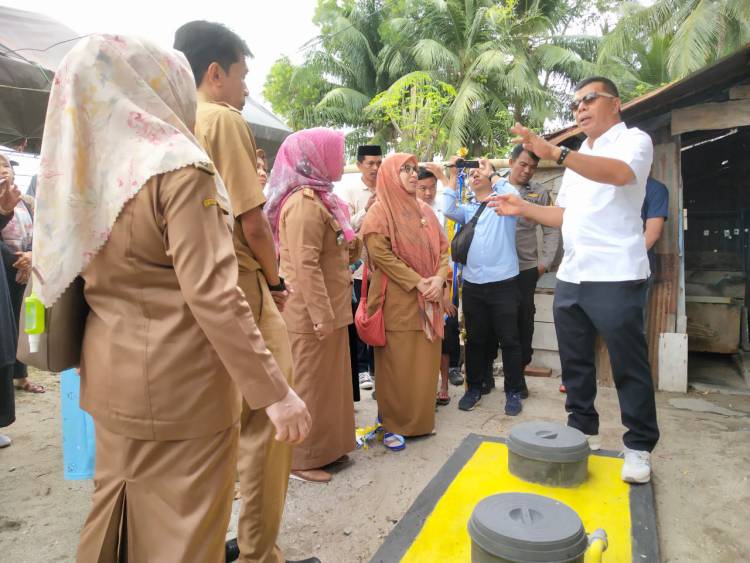 Cegah Stunting, Warga Rentan Dibagikan Jamban