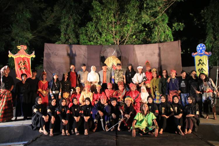 Bupati-Wabup Hadiri HUT Teater Kampong ke 43