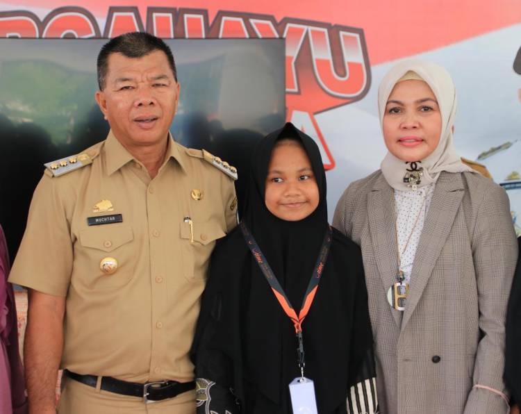 Bupati Andi Utta Lepas Jamaah Umrah, Termasuk Dua Anak Juara MTQ Tingkat Provinsi