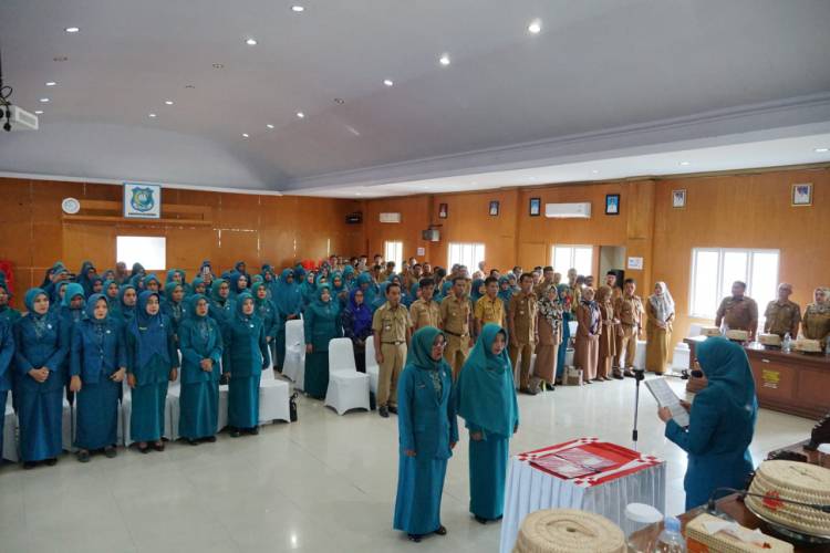 Lantik Ketua PKK Kecamatan Desa Kelurahan, Ini Pesan Andi Herfida