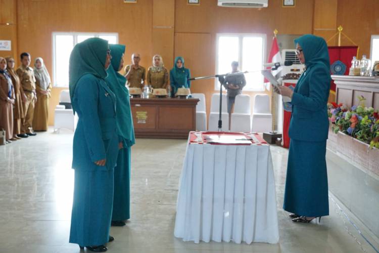 Lantik Ketua PKK Kecamatan Desa Kelurahan, Ini Pesan Andi Herfida