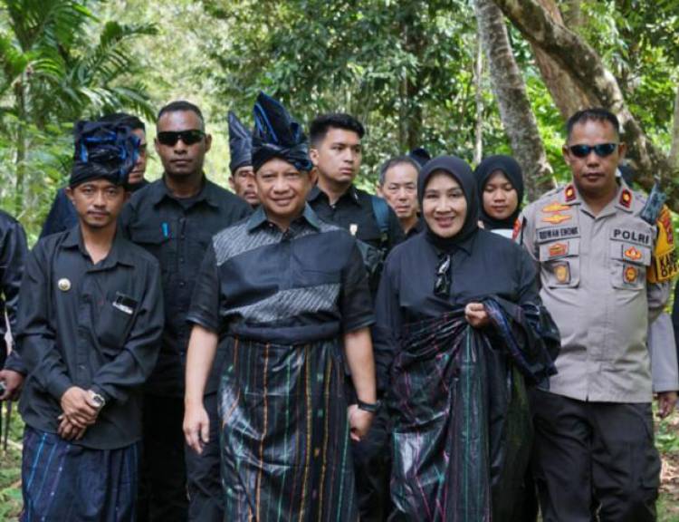 Kunjungi Kajang Bulukumba, Mendagri Diberi Gelar Puto Tito Daeng Manai