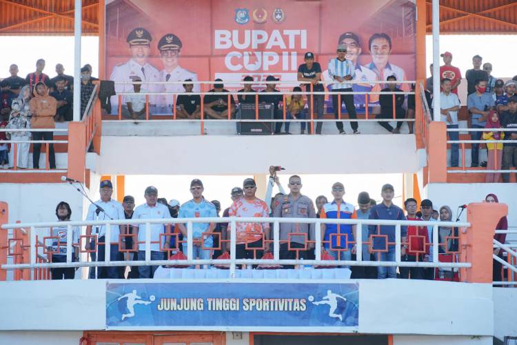 Minta Sportivitas, Andi Utta Lipat Gandakan Hadiah Bupati Cup 2