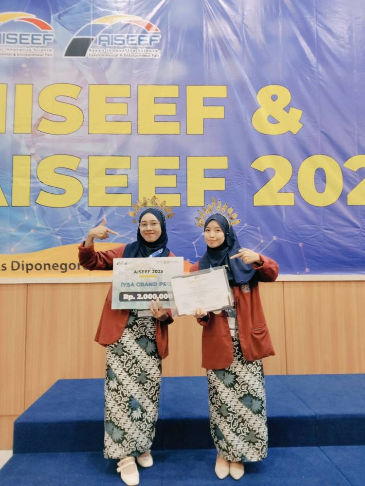 Membanggakan, Dua Mahasiswa Universitas Muhammadiyah Bulukumba Raih Medali Emas di AISEEF 2025