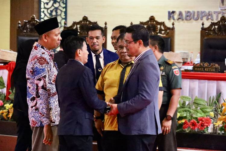 Dihadiri Edy Manaf, DPRD Umumkan Penetapan Bupati-Wabup Terpilih Bulukumba dan Akhir Masa Jabatan Bupati-Wabup Bulukumba